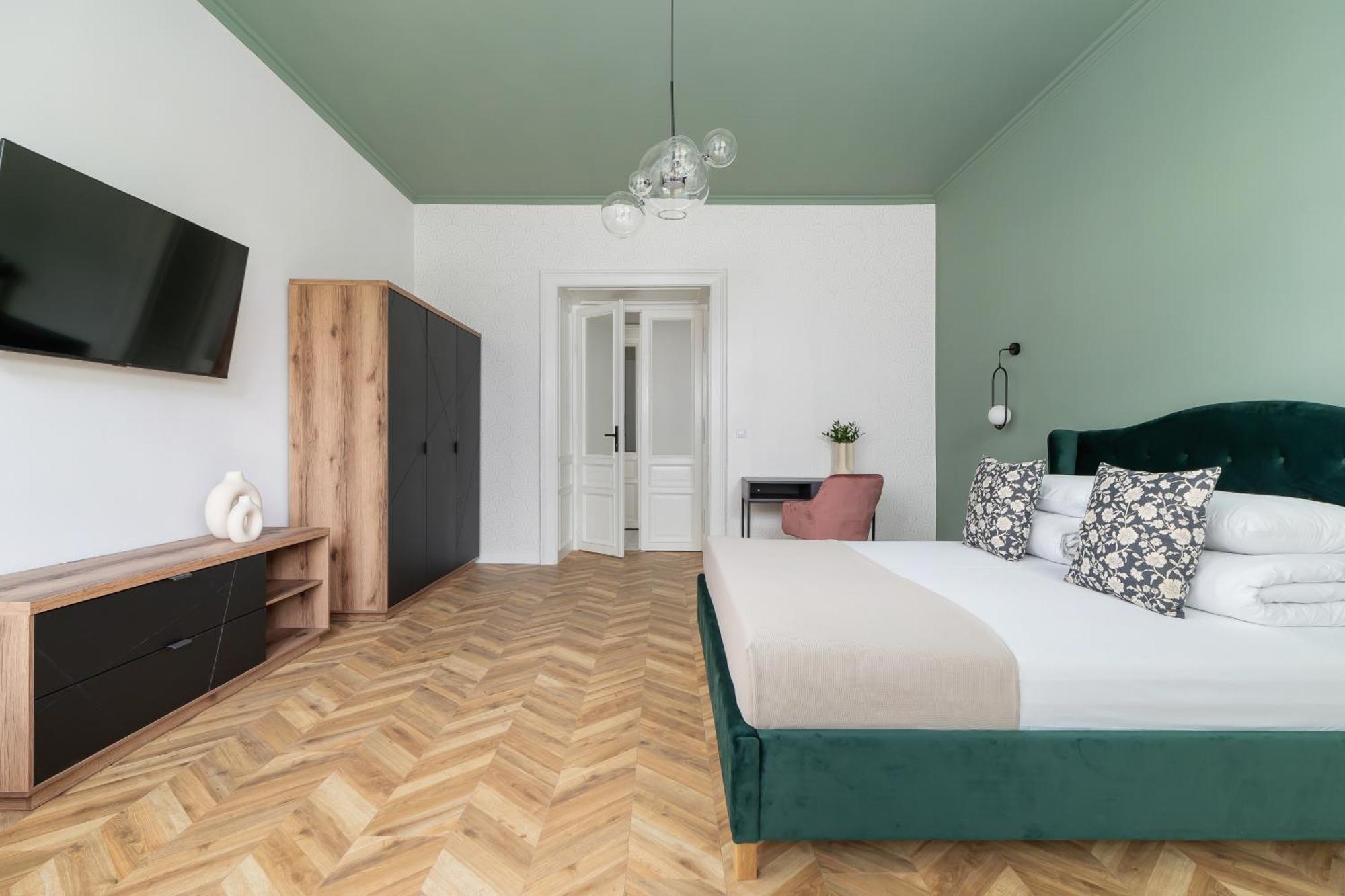 Two Bedroom Apartment - Dietla 11 Krakow Bagian luar foto